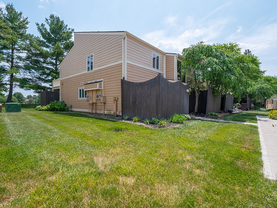 1st image of 695 Ironwood Dr