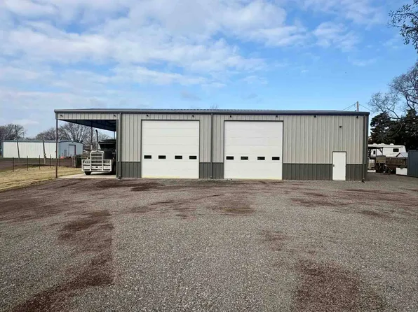 108 N Broadway St, Carrier, OK 73727