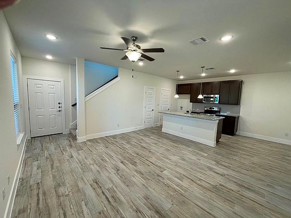 4th image of 459 Parkline Dr