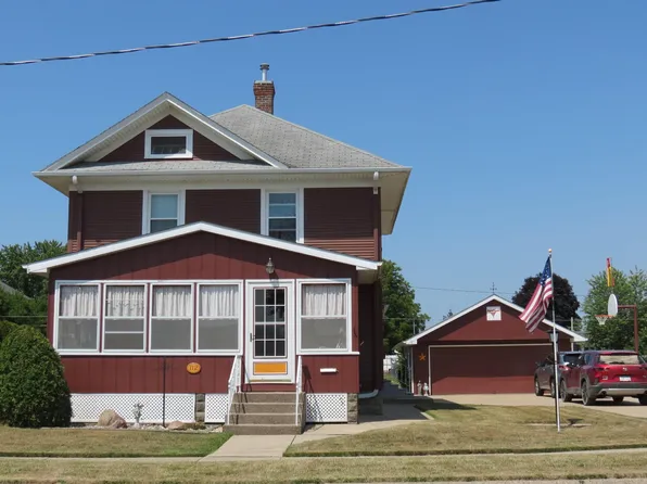 112 N Walnut St, Maquoketa, IA 52060