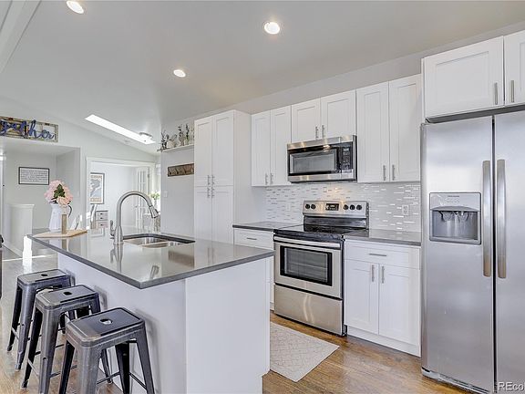 3rd image of 12153 Dahlia Dr