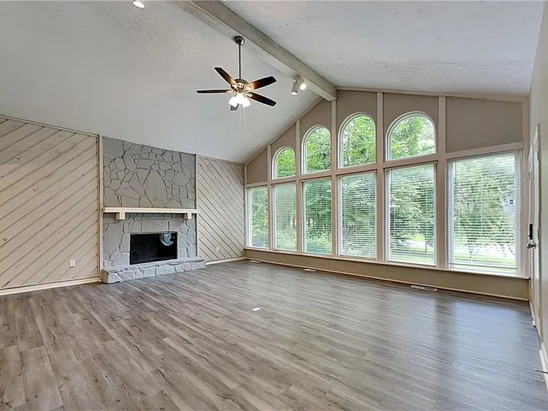 2426 Emberwood Ct NW — Photo 3