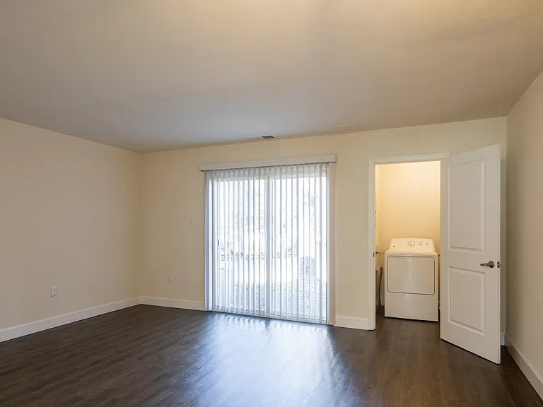 Millspring Commons Apartments and Townhomes — Photo 4