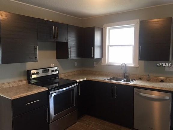 2nd image of 1023 Oakhill St