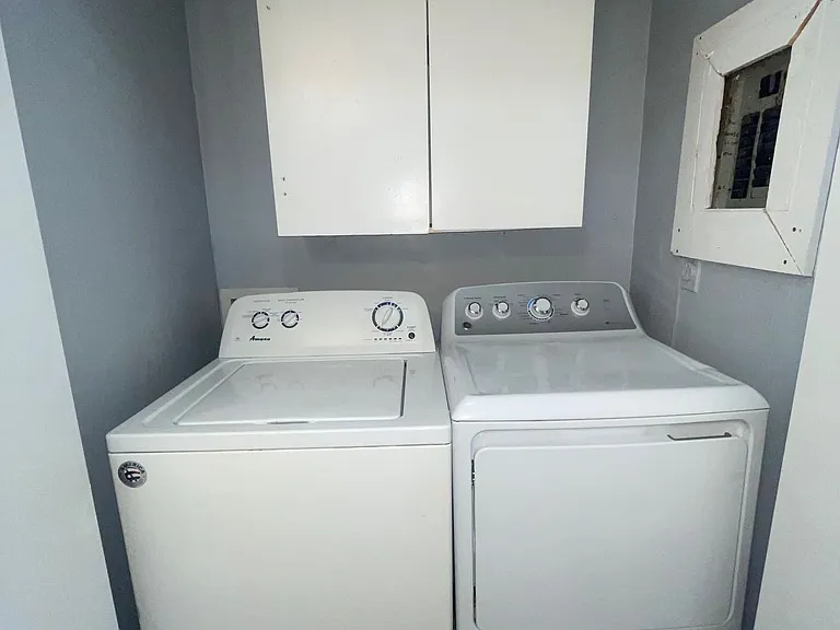 2515 Hermon Ave — Photo 8