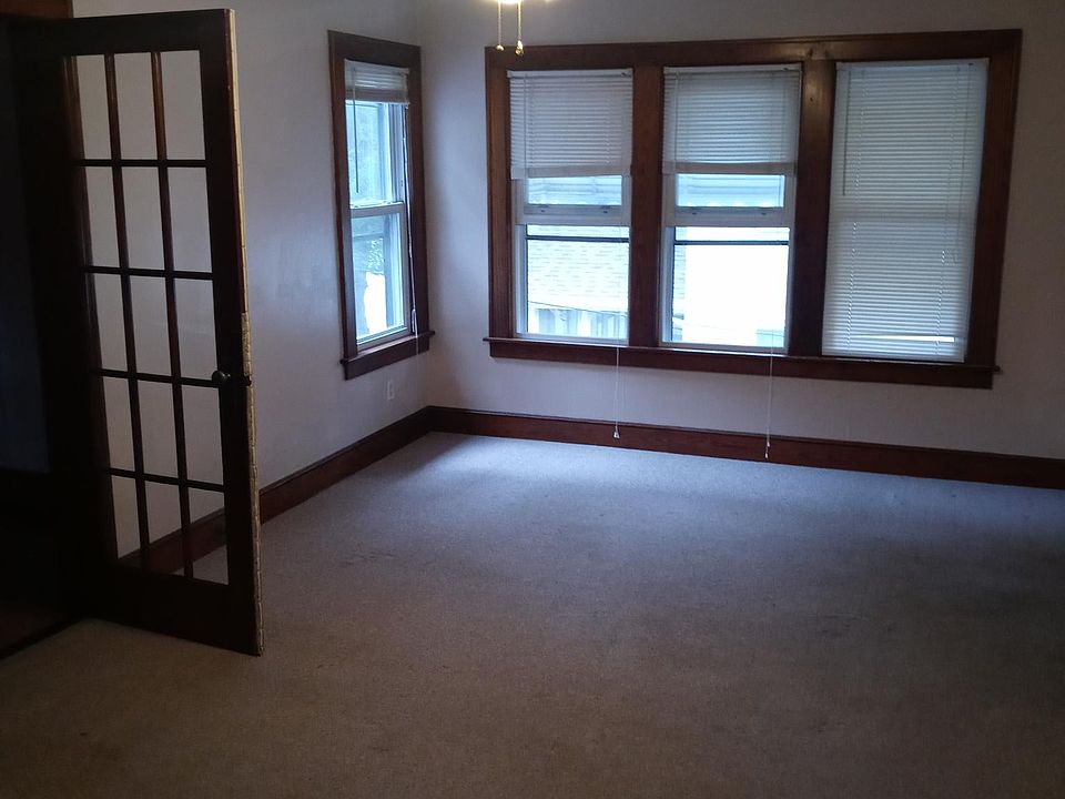 1st image of 5 Wayne Ave #2