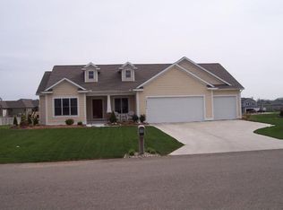 10546 Caribou Ct, Zeeland, MI 49464