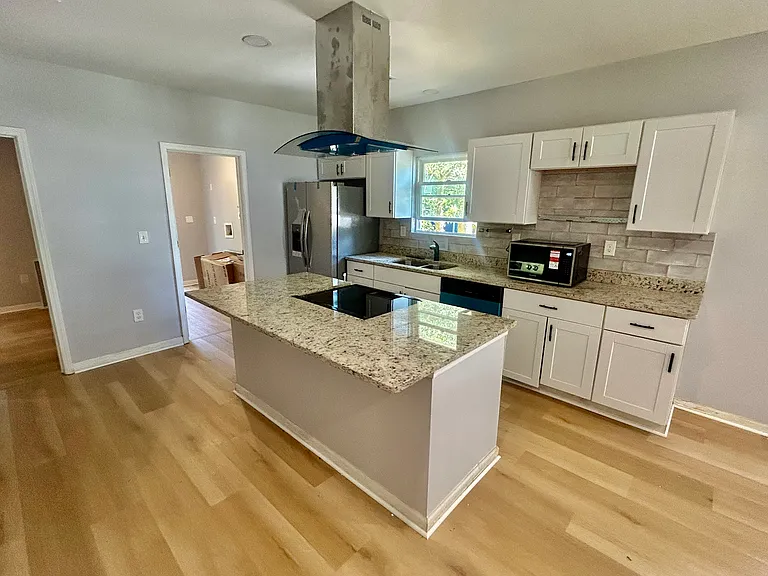 781 Peyton Ave NW — Photo 6