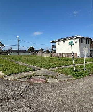 5th image of 700 Cougar Dr