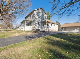 935 Hadden Ave, Howell, MI 48843
