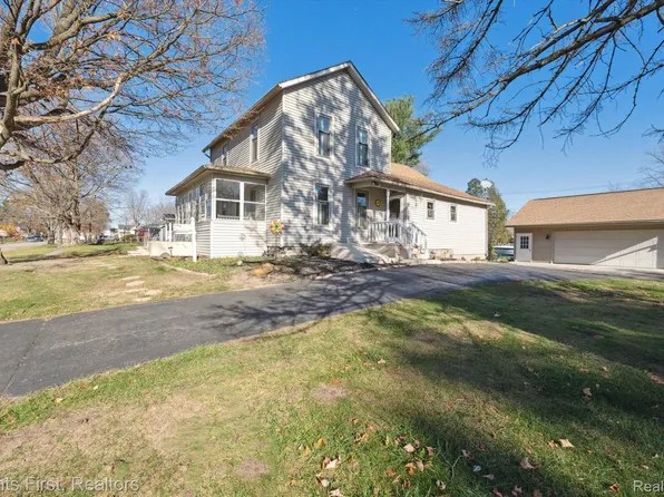 935 Hadden Ave, Howell, MI 48843
