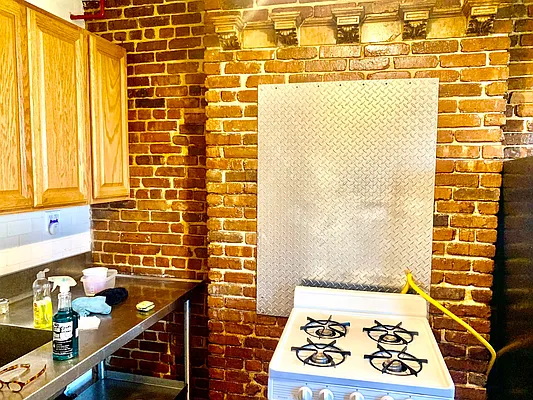 Rented by Roomeze | media 24