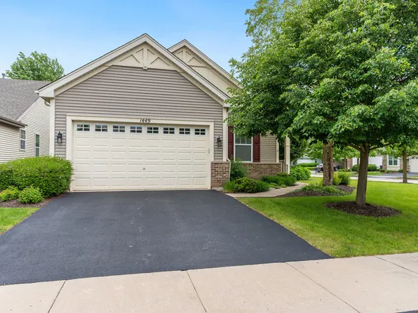 1449 Mansfield Dr, Aurora, IL 60502