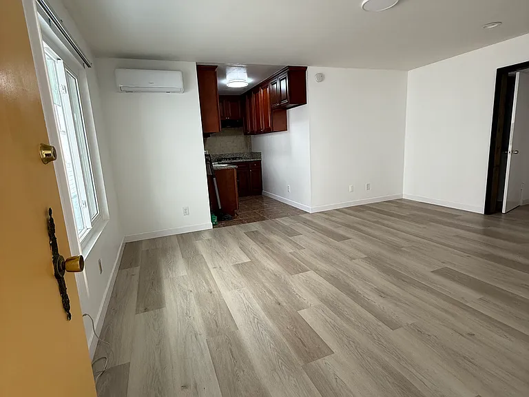 516 E Maple St #0 — Photo 7