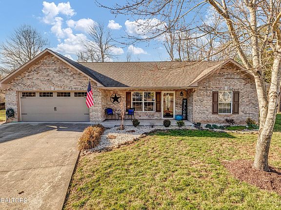 2nd image of 5513 Fenway Ln