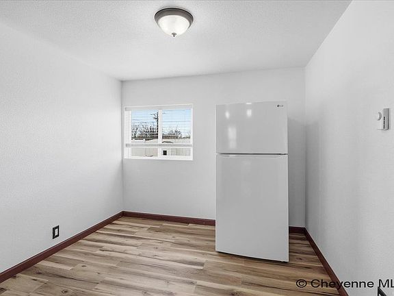 5th image of 807 E 3rd St