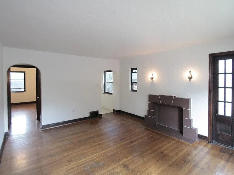 7915 Saint Lawrence Ave #1 — Photo 3