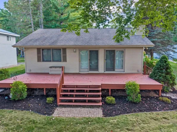 3094 W River Dr, Gladwin, MI 48624