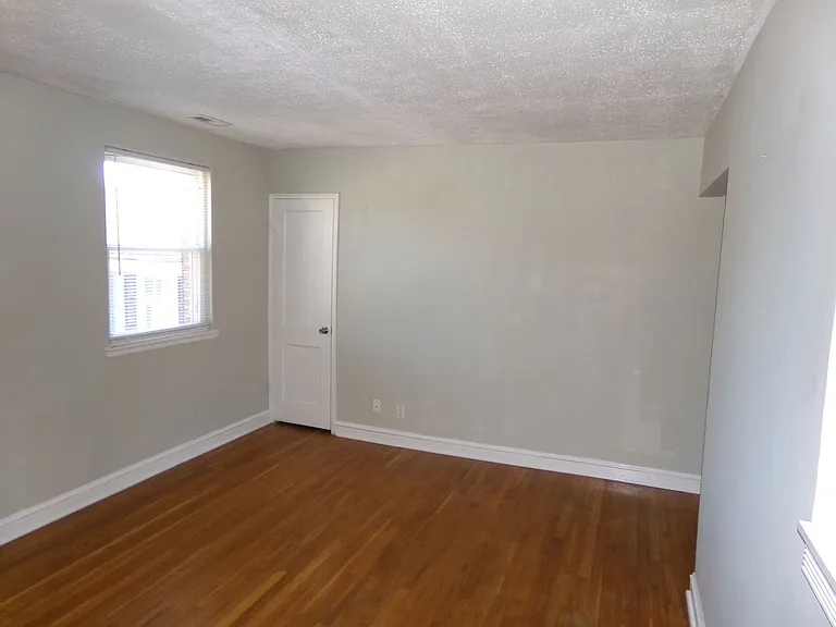 2527 C Miller Park Cir — Photo 4