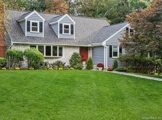 71 Bartina Ln, Stamford, CT 06902