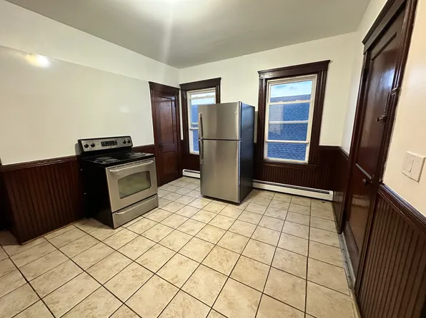 91 Maynard St #3, Pawtucket, RI 02860