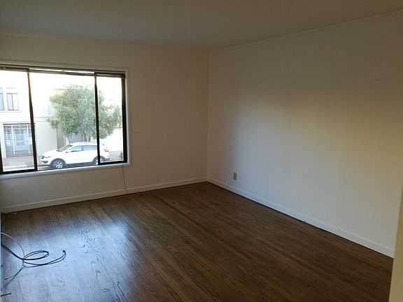 4th image of 275 25th Ave APT 1
