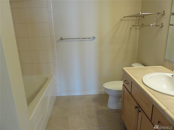 4th image of 1501 Tacoma Ave S Unit 403