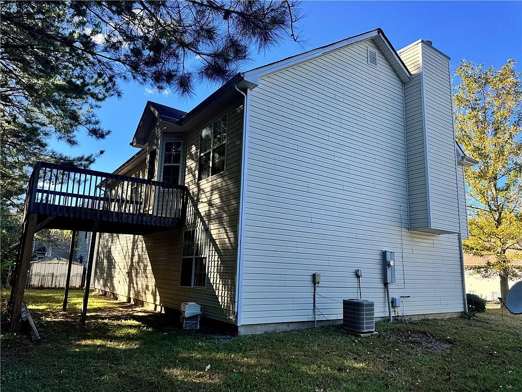 4 bed, 3.0 bath, 2150 sqft, $2,000 — Photo 4