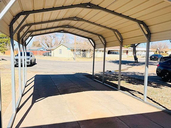 3rd image of 1812 Plains Park Dr