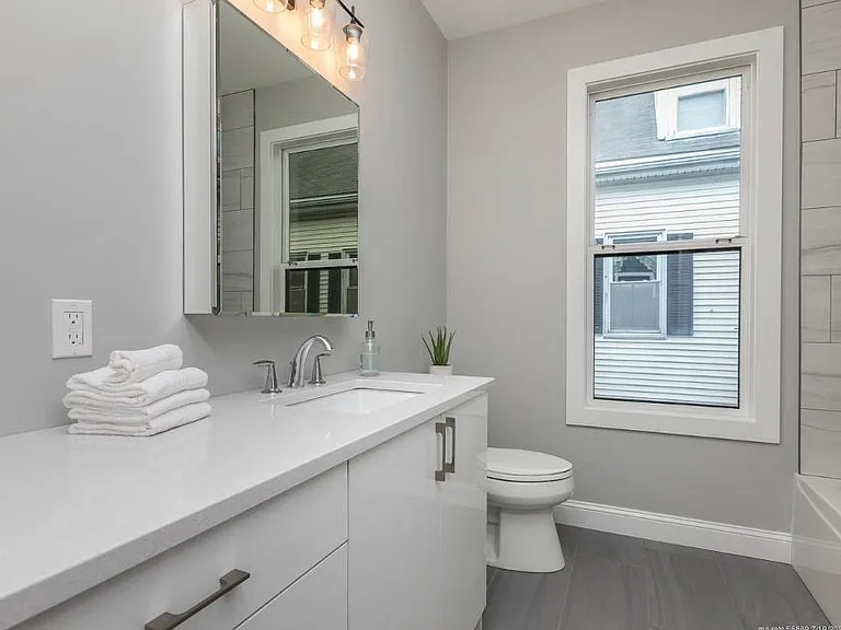 31 E Oxford St #2 — Photo 15