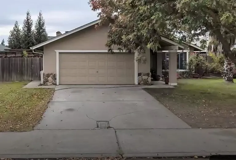 2804 Lahontan Dr — Photo 2