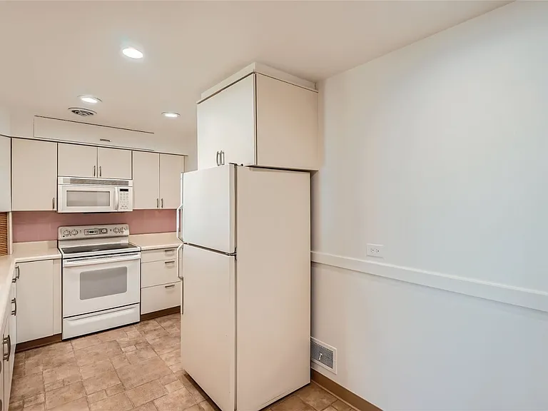 2732 S Garfield St — Photo 18