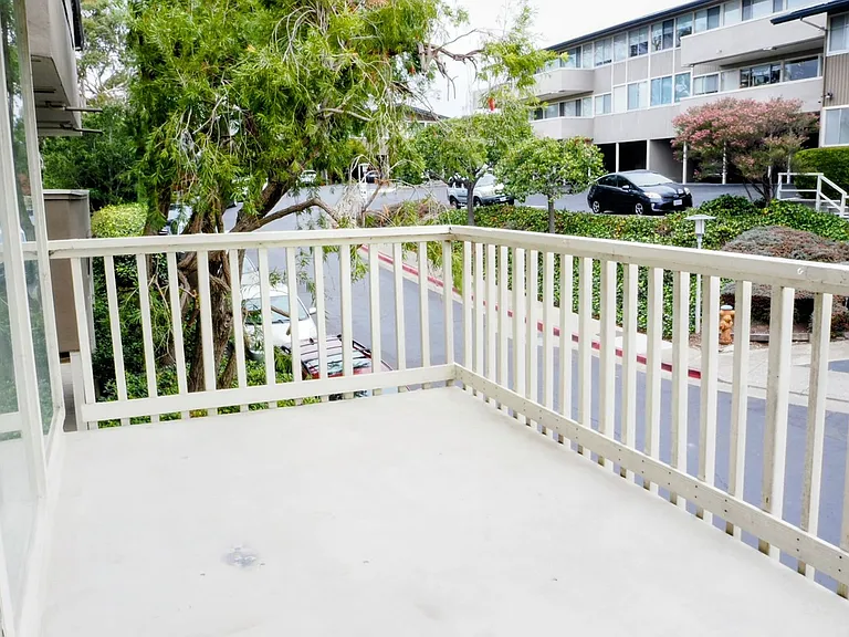 32 Andrew Dr #124 — Photo 6