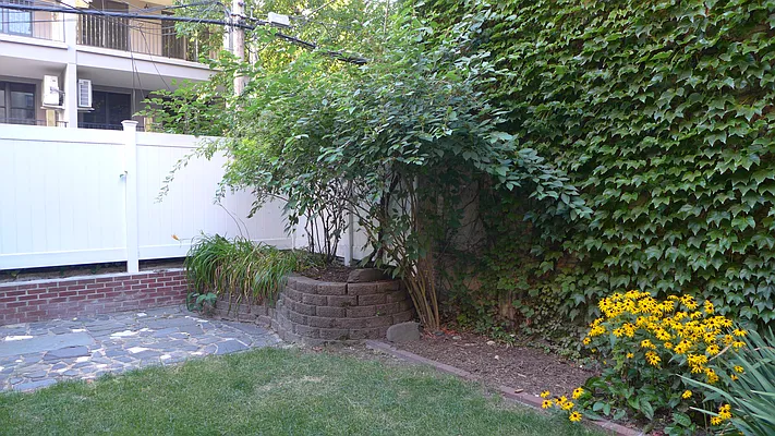 Rented by Garfield Realty  | media 22