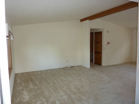 3rd image of 5568 Blakely Ave NE