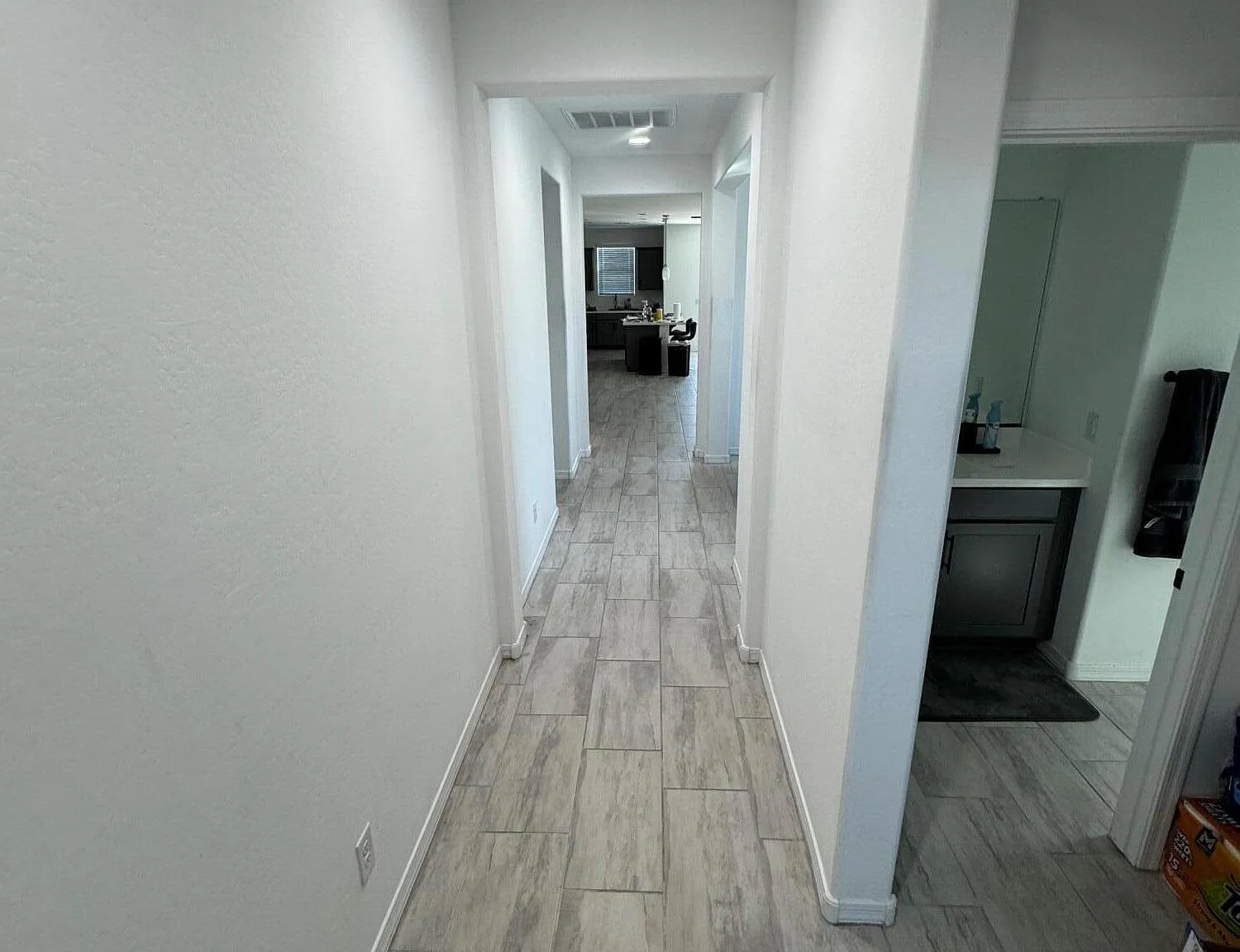 3 bed, 2.0 bath, 1700 sqft, $2,500 — Photo 3