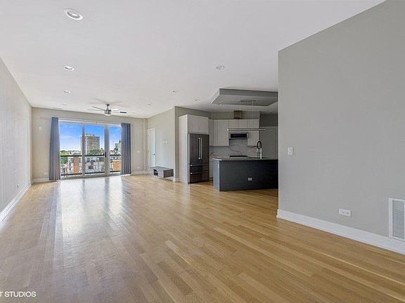 2nd image of 680 N Milwaukee Ave #505