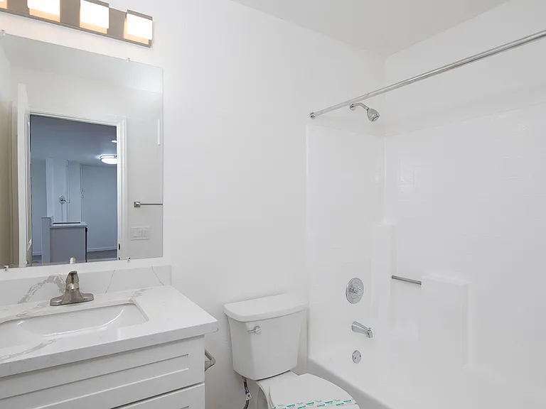Mission Pacific Apartments — Photo 56