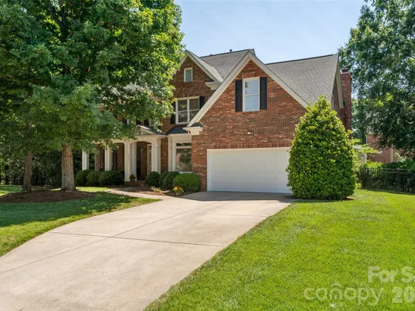 9034 Cambridge Green Dr, Charlotte, NC 28277