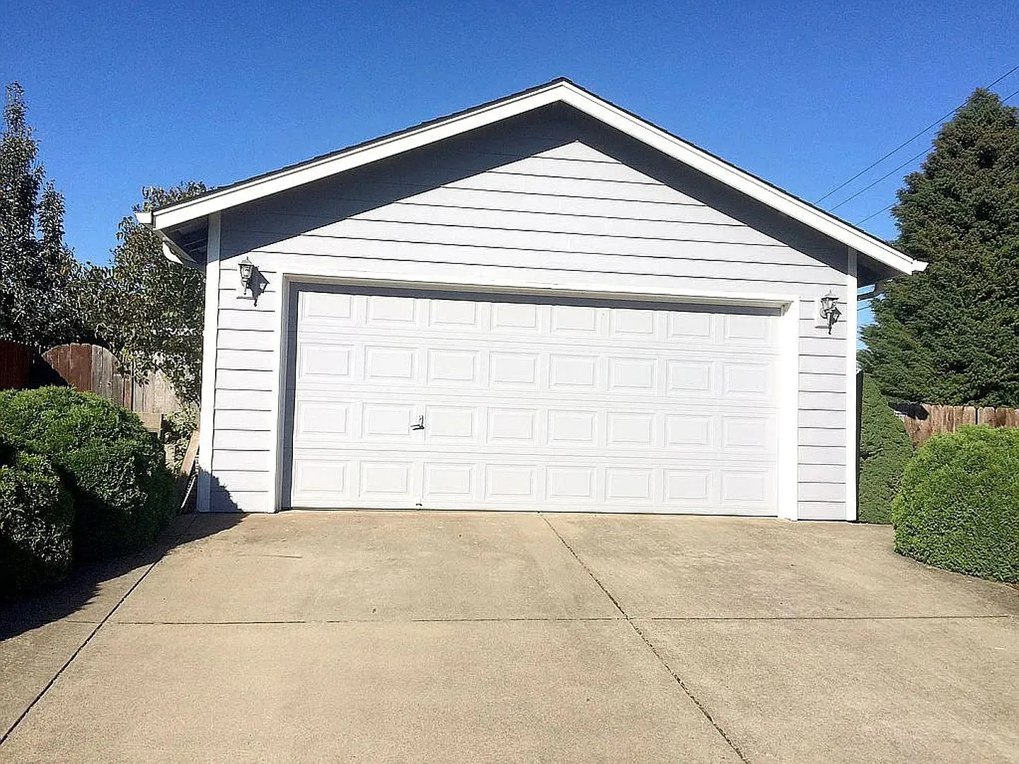 $500 Move-in Special! Spacious 3 Bedroom 2 Bath Home in Albany! — Photo 4