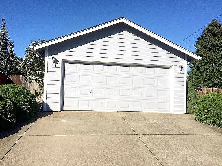 2102 Jackson St SE — Photo 4
