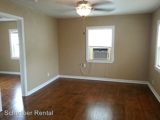 1st image of 905 W Towanda Ave