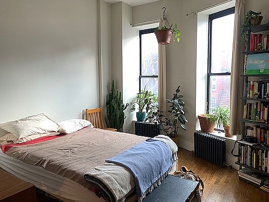 5th image of 463 Putnam Ave APT 2