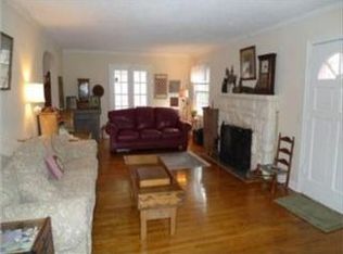 6039 Reeds Rd, Mission, KS 66202