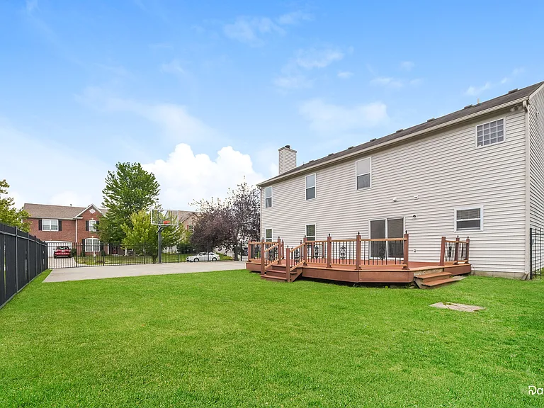 8032 Kersey Dr — Photo 14