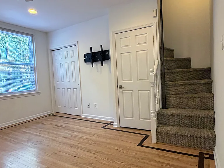 116 W Wildey St — Photo 5