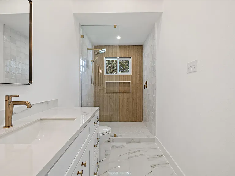 1111 Spearson Ln — Photo 23