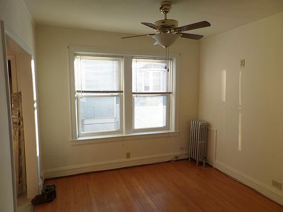 3rd image of 4301-4311 W Sunnyside Ave #1
