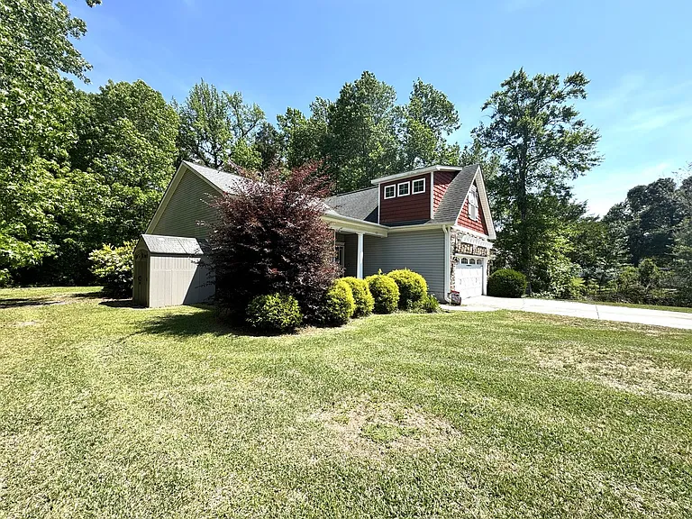123 Vista Ln — Photo 3