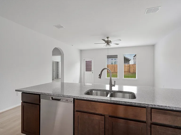315 Diamondleaf Dr — Photo 8